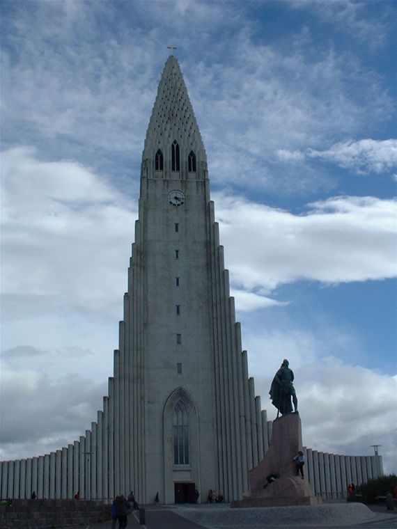 Hallgr�mskikja Church & Leifur Eir�ksson