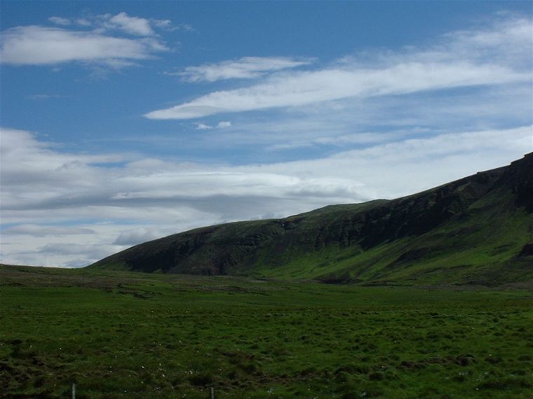 Scenery on the road to �ingvellir