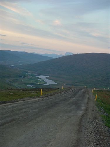 On the road to Egilssta�ir, down through a valley