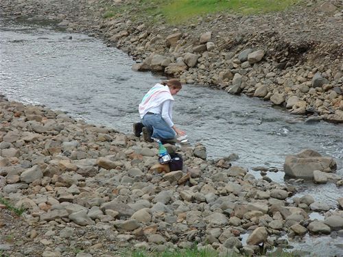 Another handy rock provided an excellent kneeling pad for us to wash our faces from