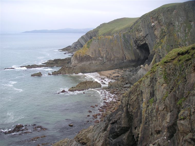 Cliffs and caves around Baggy Point