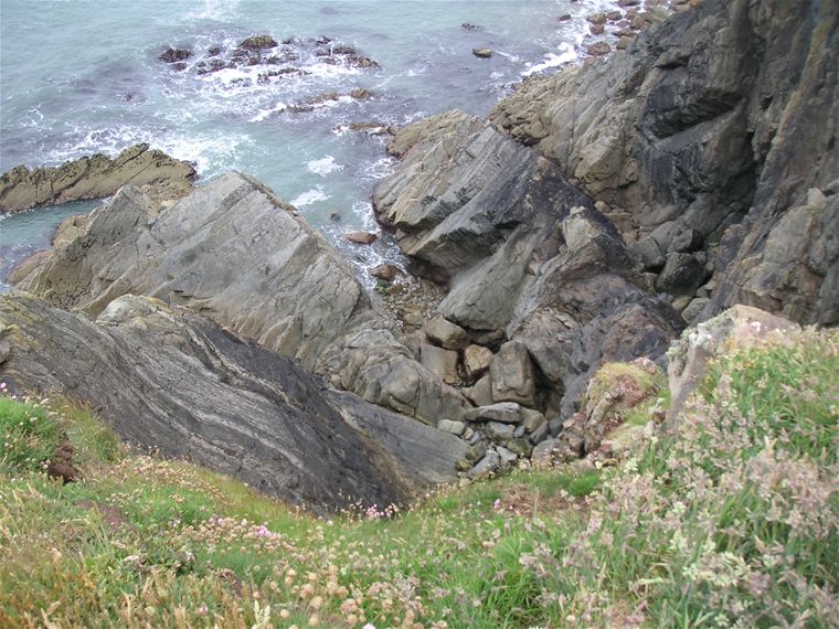 Crazy over-the-edge photos from the top of Baggy Point