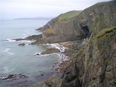 Cliffs and caves around Baggy Point
